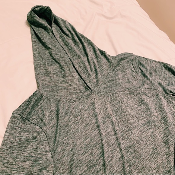 gray running top - Picture 2 of 4